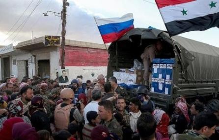 El primer convoy con ayuda humanitaria llega a la ciudad siria de Deir ez-Zor
