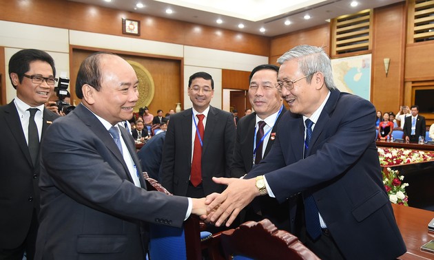 Gobierno vietnamita acompaña con las empresas nacionales en su proceso de crecimiento
