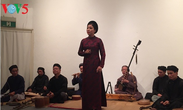 Noche de poesía de Heinrich Heine: combinación armoniosa con la música folclórica vietnamita