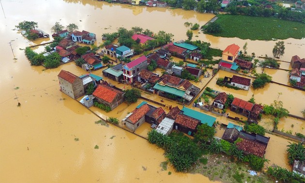Instan a los vietnamitas a prevenir y responder a los desastres naturales con iniciativas propias
