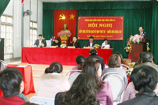 Parlamentarios vietnamitas dialogan con el electorado nacional