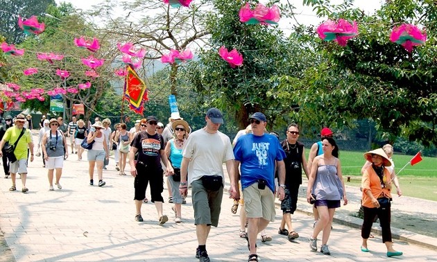 Afluencia de  turistas extranjeros en Vietnam aumenta dramáticamente en noviembre