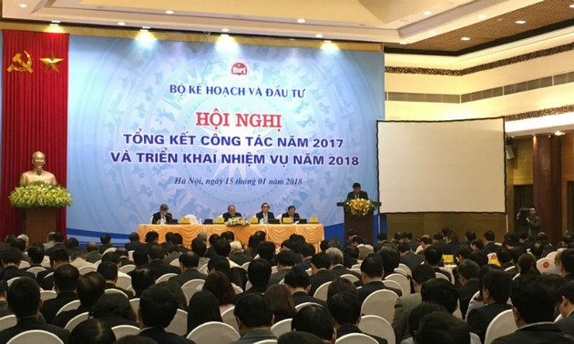 Premier vietnamita se reúne con administradores del Ministerio de Planificación e Inversión