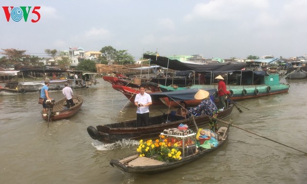 Mercado flotante de Cai Rang, más bullicioso en los días previos al Tet