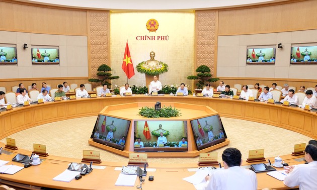 Gobierno vietnamita revisa situación socioeconómica en abril y los primeros cuatro meses de 2018