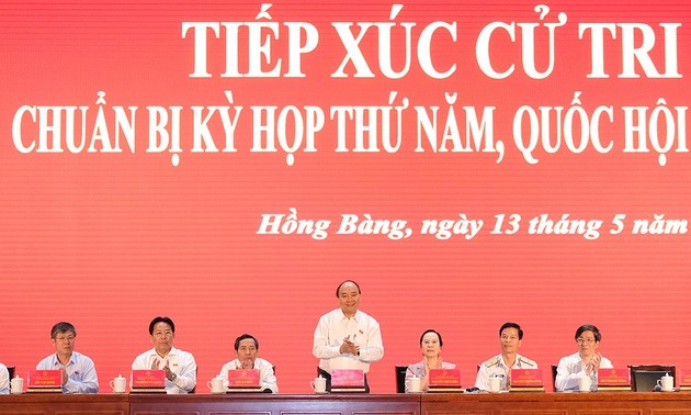 Primer ministro vietnamita se reúne con el electorado de Hai Phong