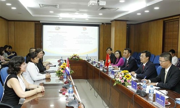 Ensalzan la creciente eficiencia de cooperación entre organizaciones juveniles de Vietnam y Cuba