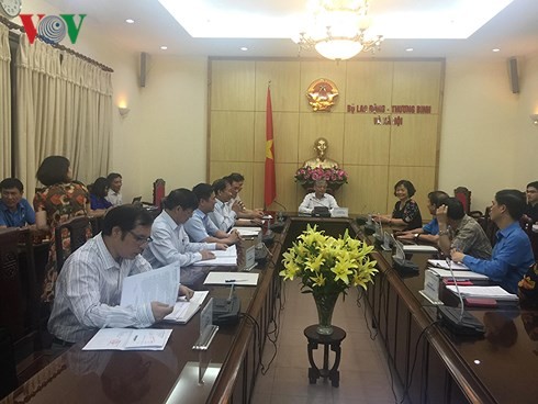 Proponen un aumento del 8% del salario mínimo de Vietnam para 2019