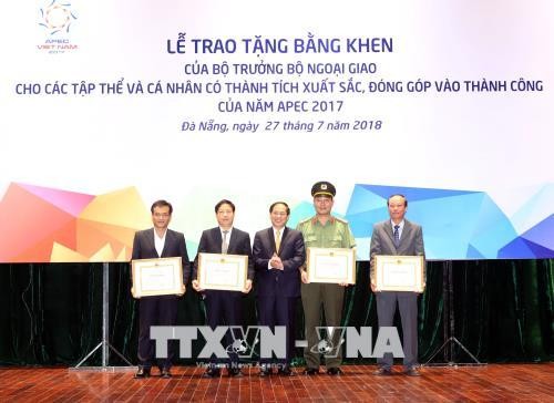 Reconocen contribuciones de entidades y personas en el éxito del Año APEC 2017 en Vietnam