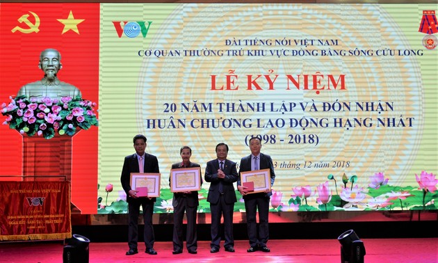 Condecoran con Orden de Trabajo a la representación de la Voz de Vietnam en región sur