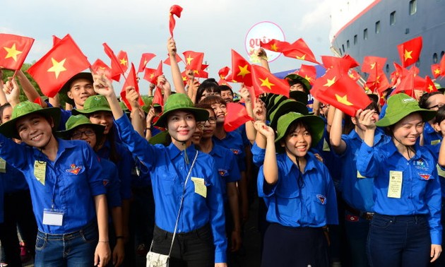 Recogen opiniones y sugerencias para el desarrollo de la juventud vietnamita