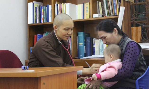 Destacan aportes de las religiones de Vietnam en la atención de la salud pública