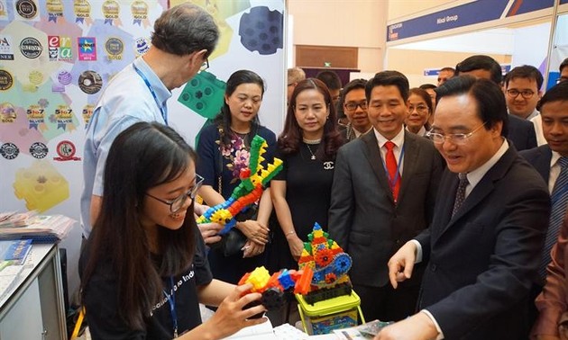 Inauguran primera Exposición Internacional de Tecnología Educativa en Vietnam