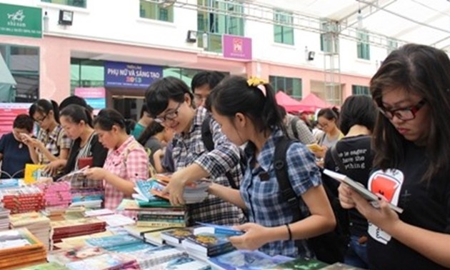 Vietnam busca fomentar la cultura de la lectura en la sociedad