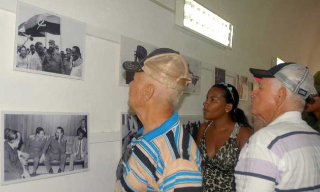 Celebran natalicio de Fidel Castro con muestra fotográfica en La Habana