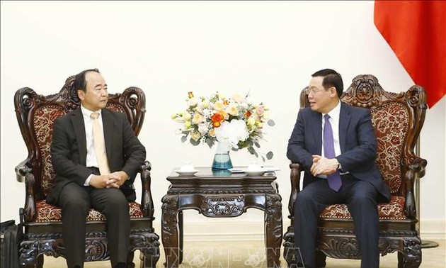Dirigente vietnamita pondera ampliación de inversiones del grupo japonés AEON