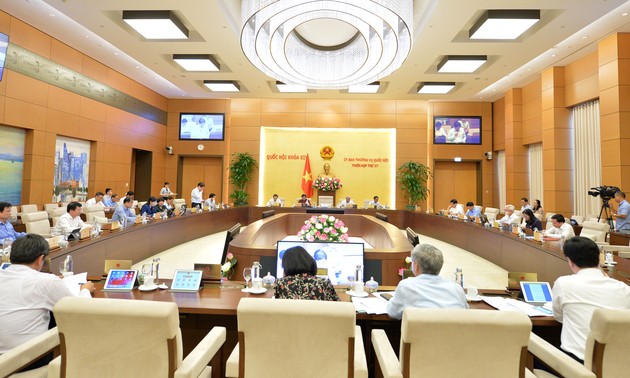 Parlamento vietnamita analiza proyecto general de inversiones en zonas étnicas y montañosas