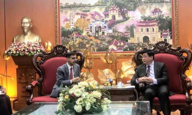 Director general de la Voz de Vietnam se reúne con embajador de la India