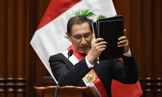 Estalla inédita crisis política en Perú