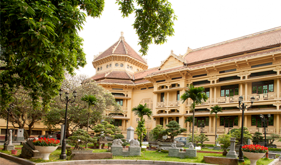 Gran interés del público por Museo de Historia Nacional de Vietnam