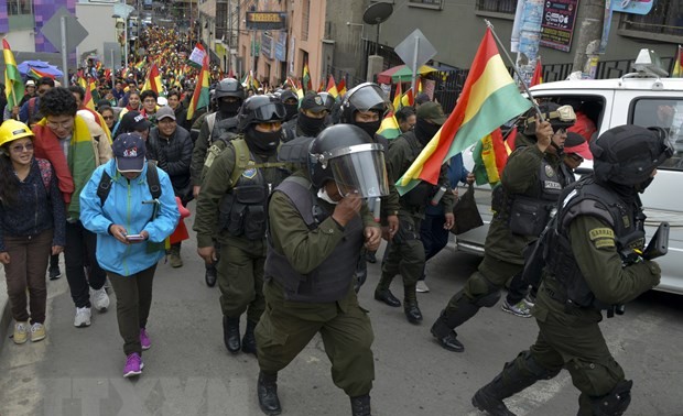 Atacadas sedes diplomáticas de varios países en Bolivia
