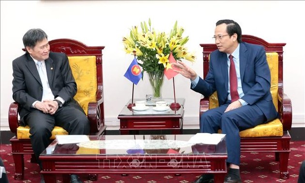 ASEAN-Generalsekretär schätzt die Vorbereitung Vietnams auf der kulturellen und sozialen Säule