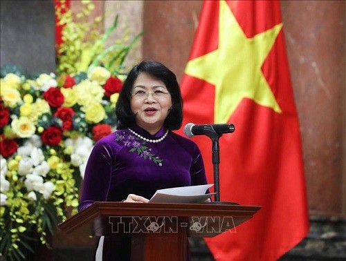 Ascienden a 14 funcionarios diplomáticos vietnamitas