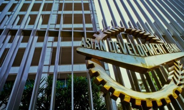 Banco Asiático de Desarrollo promete ayuda financiera a Vietnam y demás miembros