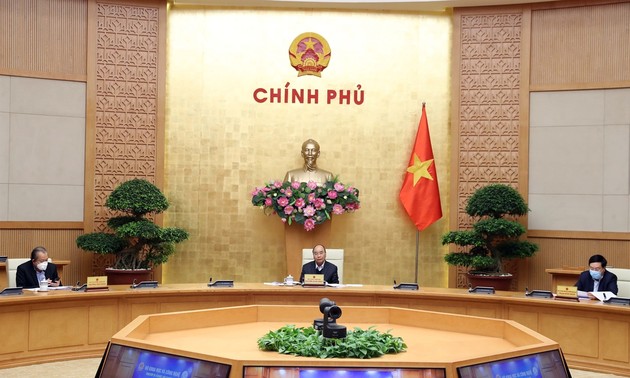 Preparan teleconferencia nacional sobre medidas de apoyo a empresas y  ciudadanos vietnamitas