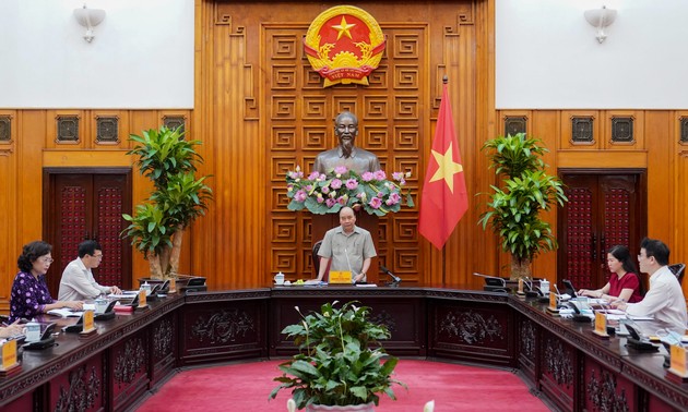 Instan a garantizar los indicadores socioeconómicos y la vida del pueblo vietnamita