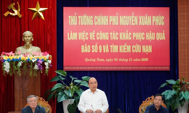 Premier vietnamita se reúne con autoridades de las provincias afectadas por el huracán Molave