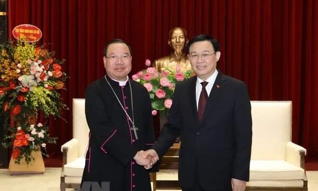 Ponderan los aportes de la comunidad católica al desarrollo de la capital vietnamita