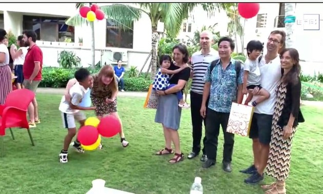 El Gobierno vietnamita facilita los procesos de adopción para 17 familias españolas