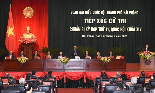 Primer ministro vietnamita se reúne con ciudadanos de Hai Phong