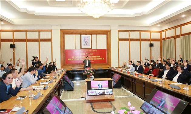 Líder político de Vietnam asiste a la conferencia de consulta ciudadana sobre candidatos al Parlamento