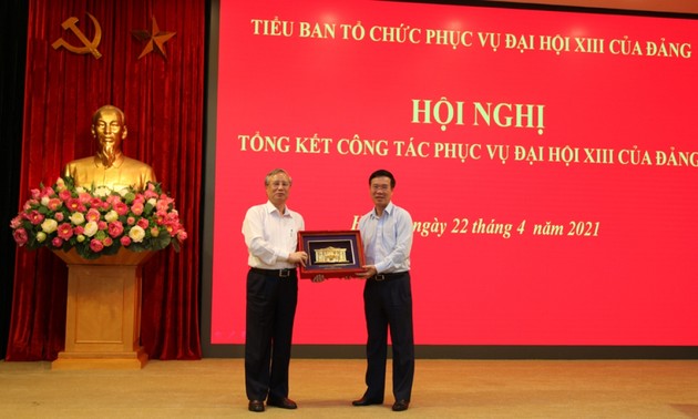 Valoran las contribuciones del Subcomité de Servicios al XIII Congreso del Partido Comunista de Vietnam