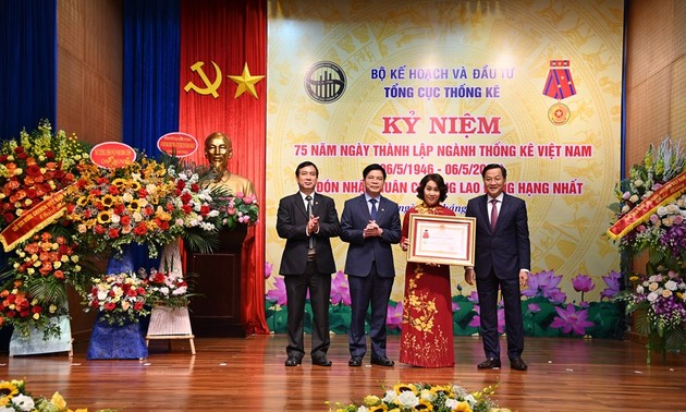Piden al sector de estadísticas de Vietnam mejorar sus servicios