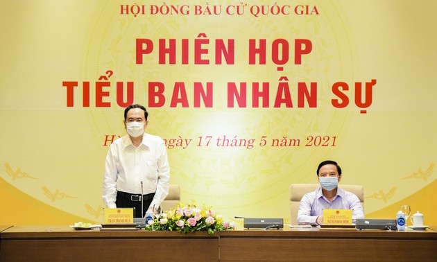 Consejo Electoral Nacional de Vietnam celebra reunión sobre trabajo del personal