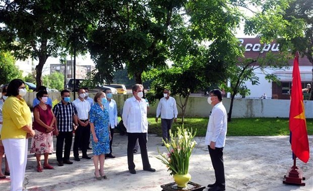 Rinden homenaje al presidente Ho Chi Minh en La Habana, Cuba