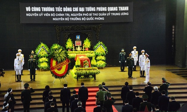 Asisten altas autoridades de Vietnam a los funerales del difunto ministro de Defensa Phung Quang Thanh