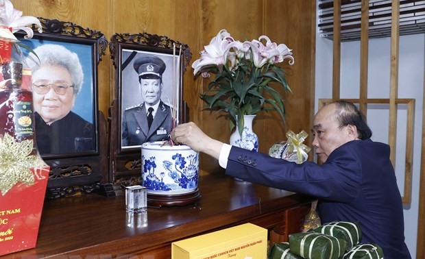 Recuerdan méritos de los ex dirigentes del Partido Comunista y el Estado de Vietnam