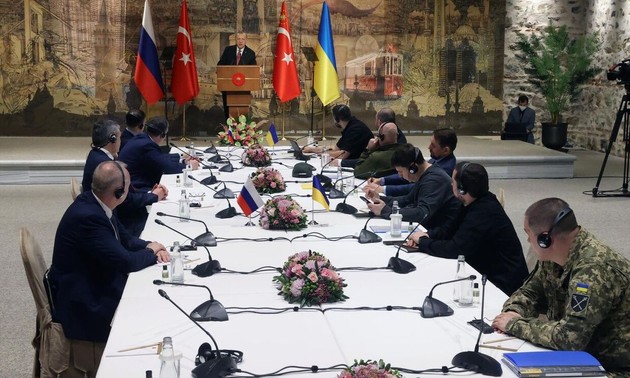 Intercambios sustanciales entre Rusia y Ucrania en Estambul