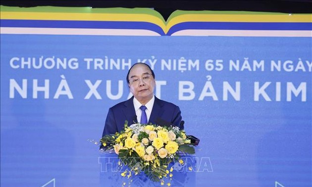 Jefe de Estado resalta el papel de la editorial Kim Dong en la educación de las jóvenes generaciones