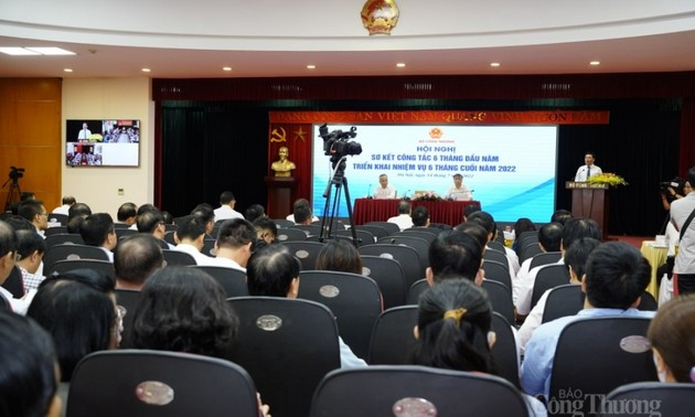 Destacan logros del sector de Industria y Comercio de Vietnam en el primer semestre de 2022