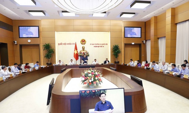 Comité Permanente de la Asamblea Nacional inicia reunión de agosto sobre legislación