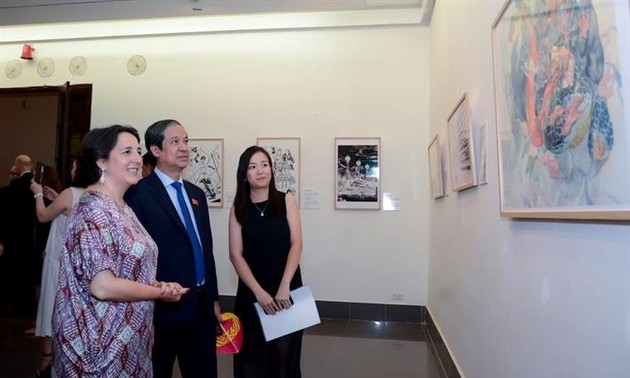 Vietnam y España organizan en Hanói la exposición “El mundo necesita superheroínas”