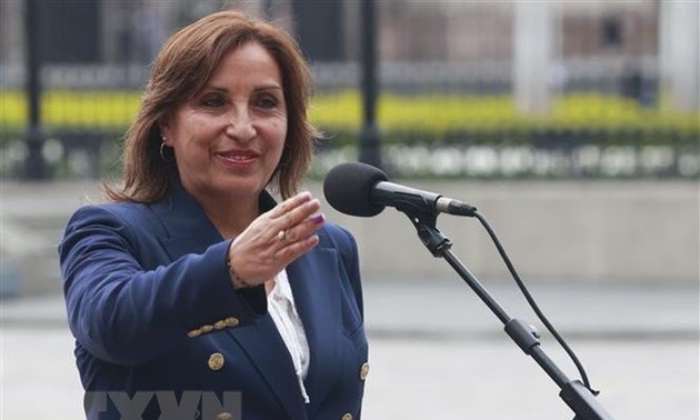 La nueva presidenta de Perú forma un nuevo gobierno