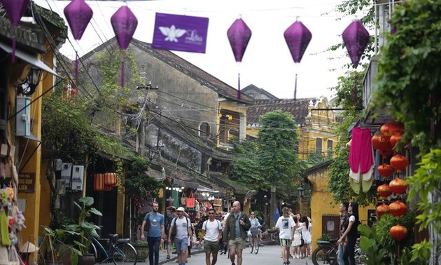 Vietnam planea recibir a 8 millones de visitantes extranjeros en 2023