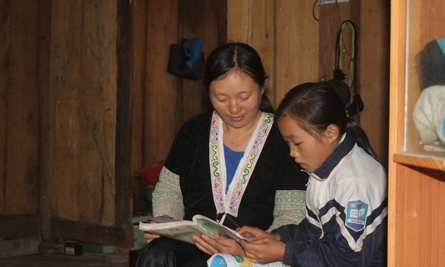 Una nueva vida para indígenas analfabetos en zona fronteriza de Son La 