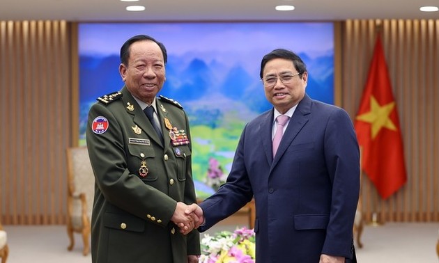 Premier vietnamita recibe al viceprimer ministro y titular de Defensa de Camboya